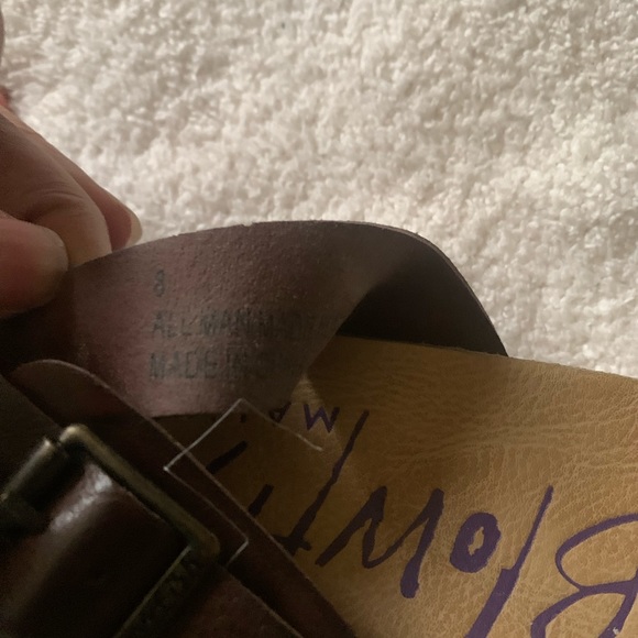 Blow Fish sandals - Picture 4 of 4